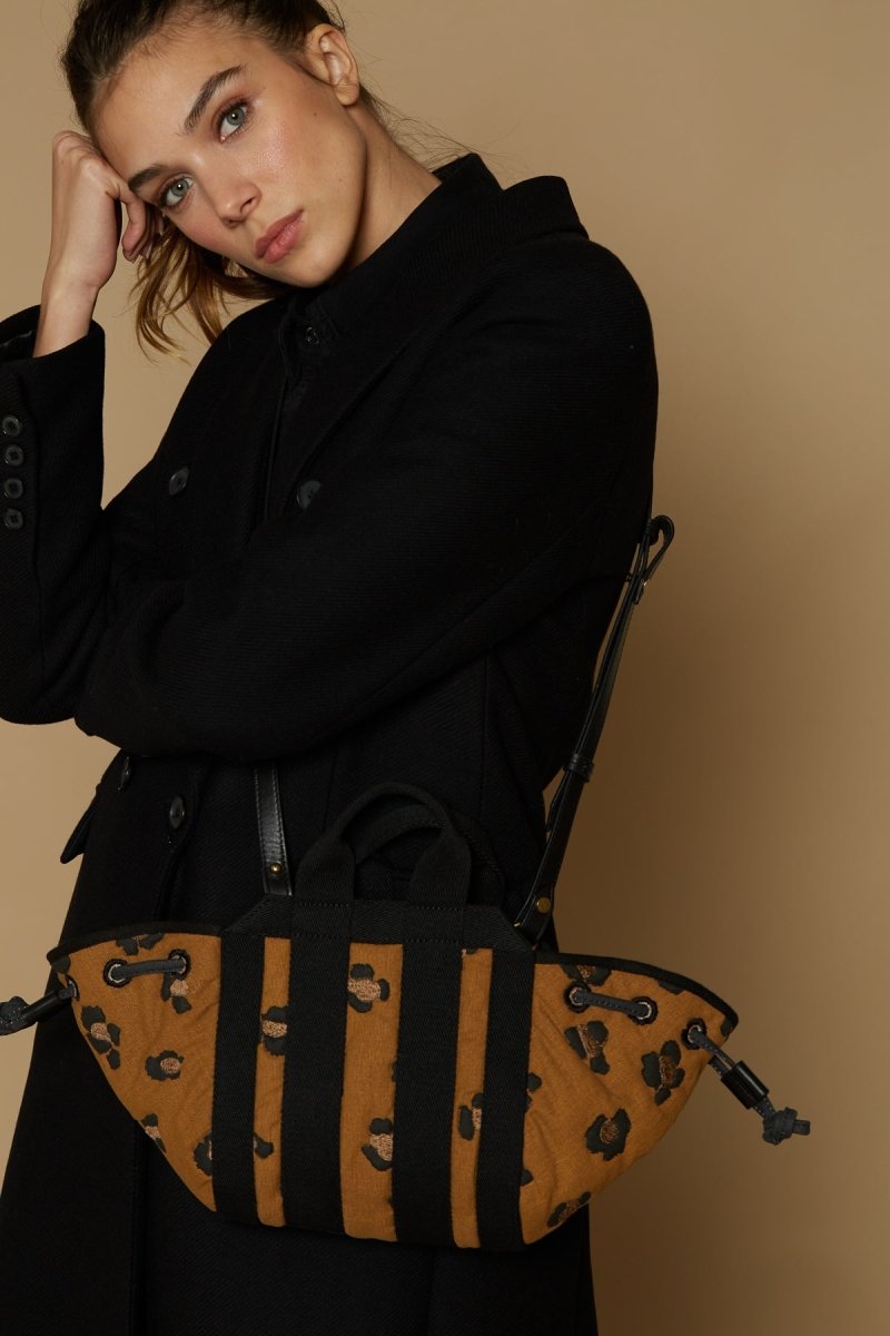 Quilted and Embroidered Strap Bag (M) - Leonard - Black - Inoui Editions Europe